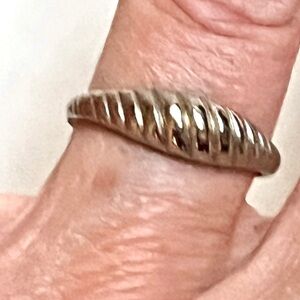 Elegant Silver Women's Ring